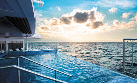 Infinity-Edge Plunge Pool
